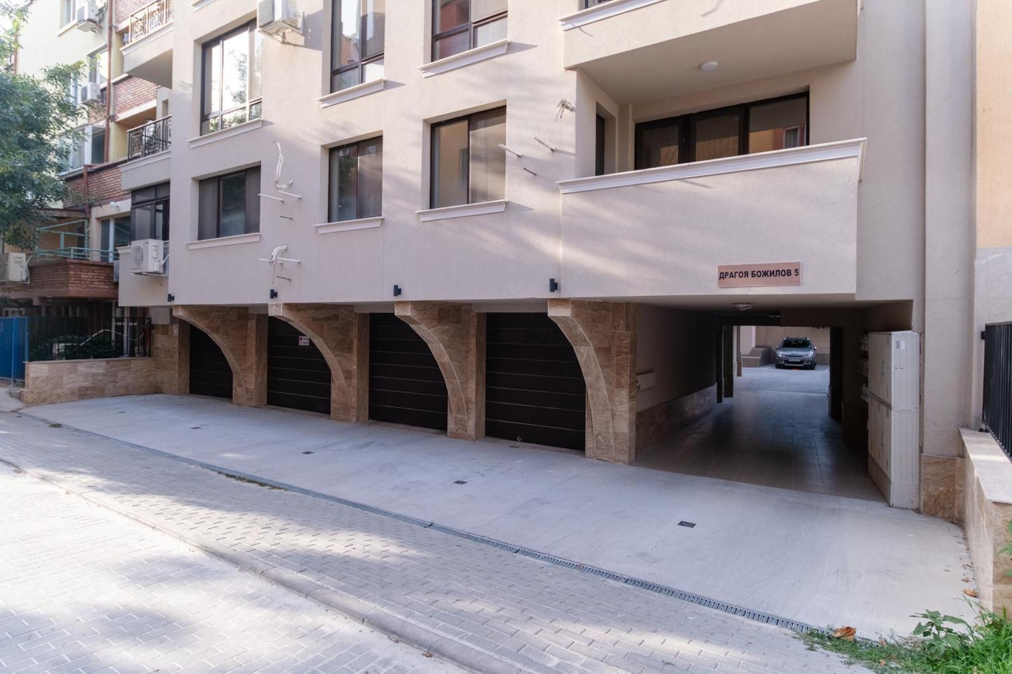 1-Bedroom Apartment With Free Private Parking Plovdiv Extérieur photo